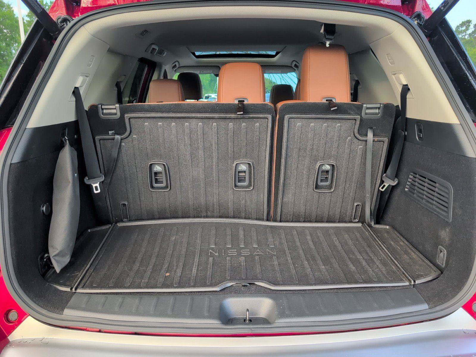 Used 2023 Nissan Pathfinder Platinum FWD image 5