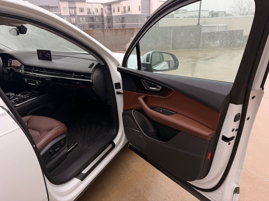 Used 2018 Audi Q7 3.0T Prestige AWD/4WD image 24