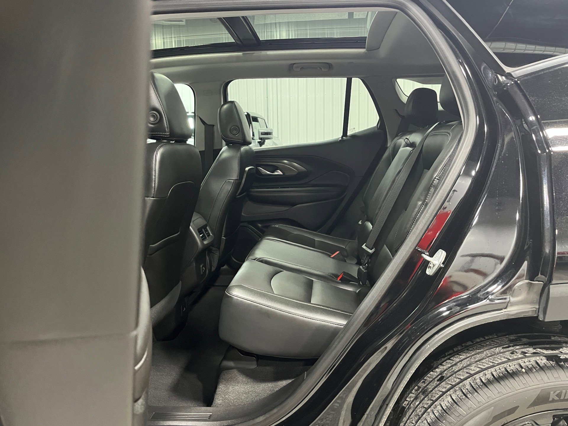 Certified 2022 GMC Terrain SLT w/ Infotainment Package II image 11