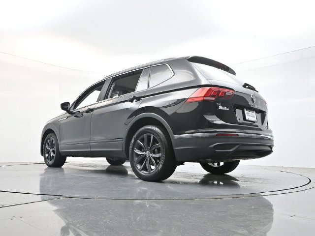 Used 2023 Volkswagen Tiguan SE FWD image 50