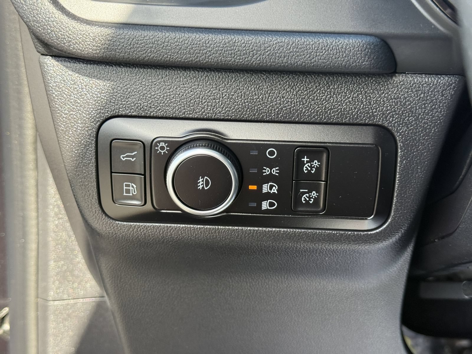 Used 2025 Ford Escape ST-Line Select AWD/4WD image 24