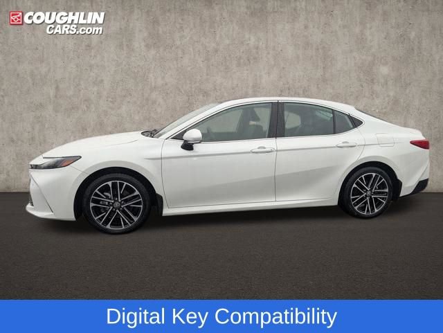 Used 2025 Toyota Camry XLE w/ Premium Plus Package image 5