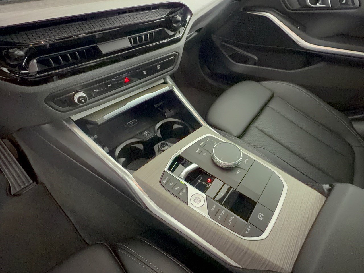 Certified 2026 BMW 330i xDrive Sedan AWD/4WD image 31