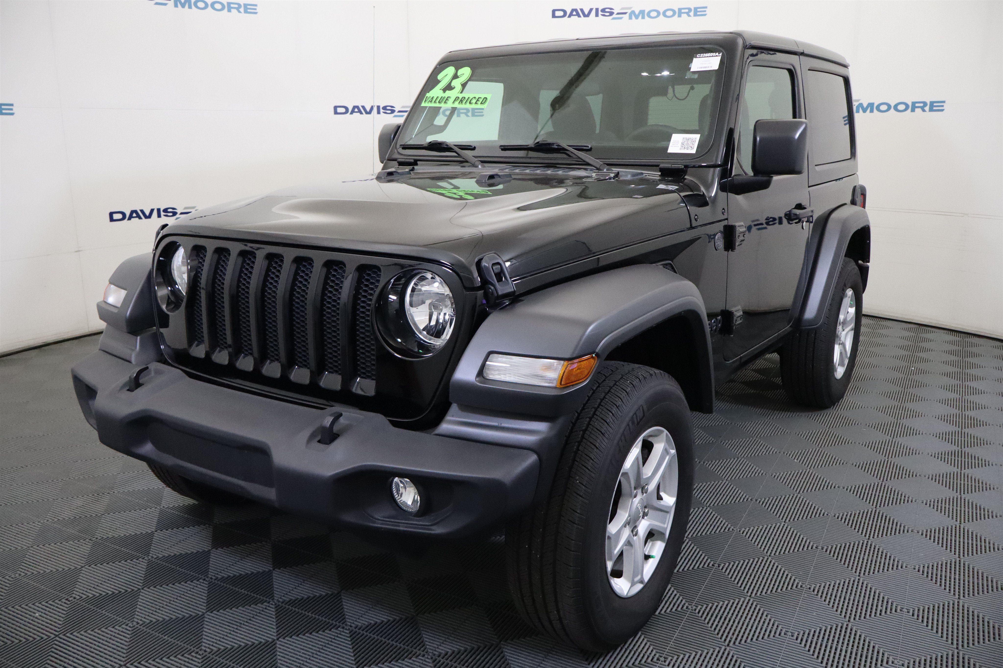 Used 2023 Jeep Wrangler Sport AWD/4WD image 12