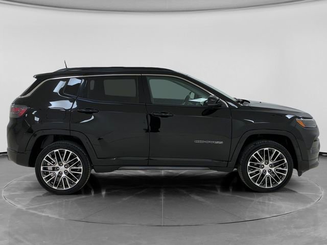 Used 2022 Jeep Compass Limited w/ Elite Group AWD/4WD image 2