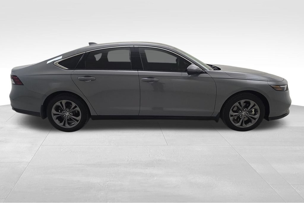 Used 2023 Honda Accord EX-L image 10