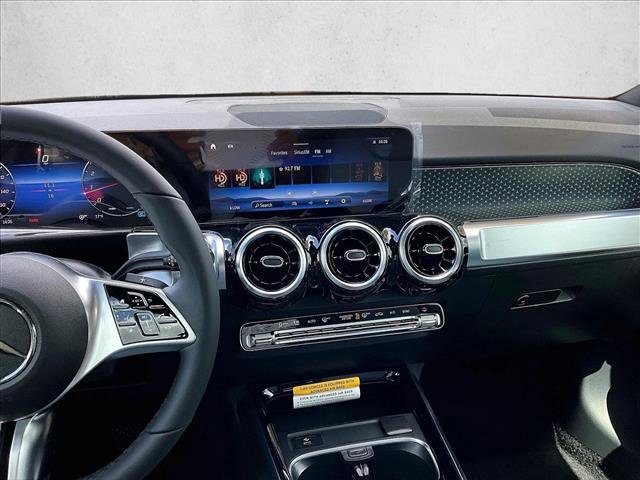 New 2026 Mercedes-Benz GLB 250 image 9