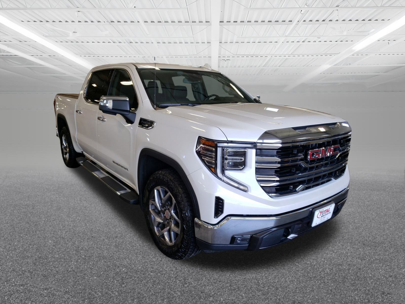 Certified 2022 GMC Sierra 1500 SLT w/ SLT Convenience Package image 4