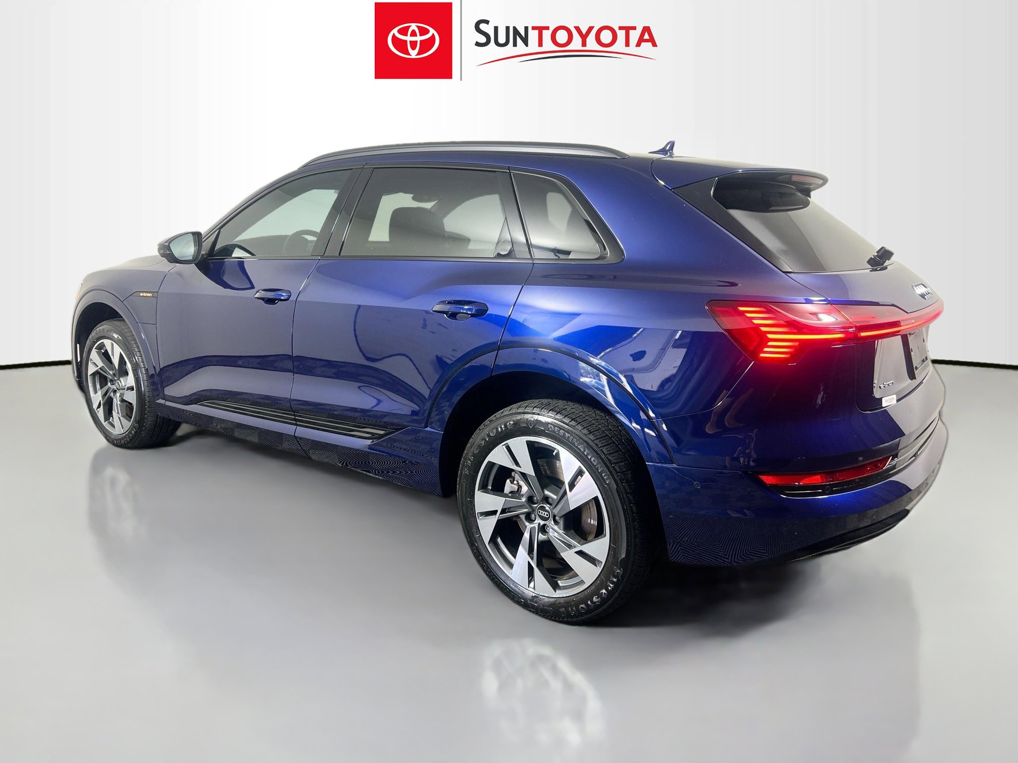 Used 2022 Audi e-tron Premium w/ Convenience Plus Package image 6