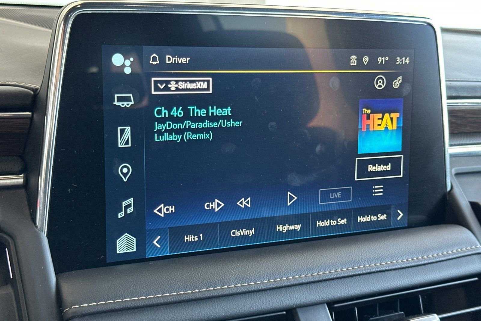 Used 2023 Chevrolet Suburban Premier image 19