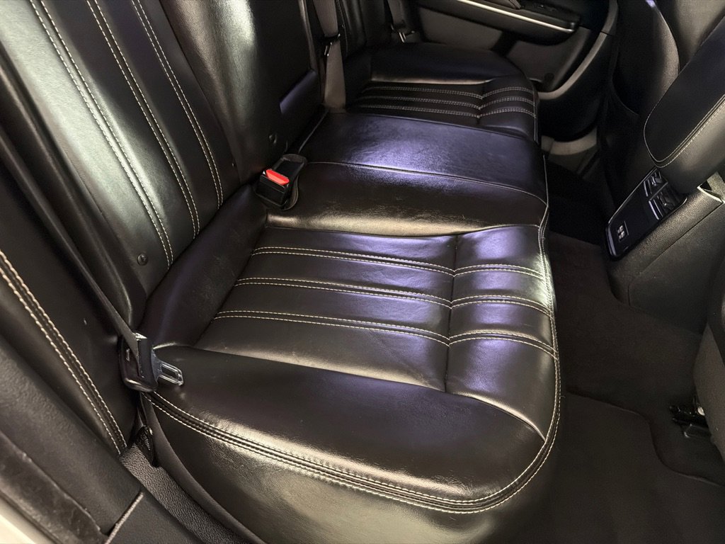 Used 2019 Chrysler 300 S AWD/4WD image 19