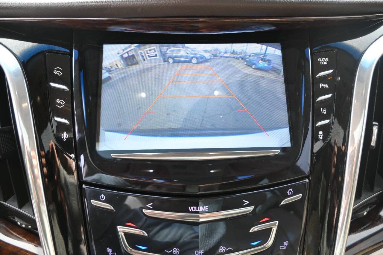 Used 2015 Cadillac Escalade Luxury RWD image 19