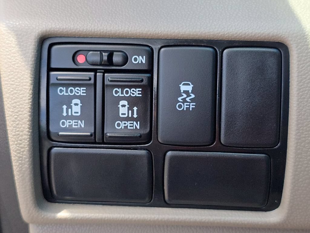 Used 2016 Honda Odyssey SE image 29