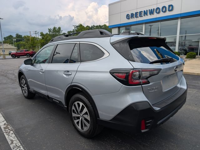 Used 2021 Subaru Outback Premium w/ Popular Package #1 AWD/4WD image 3