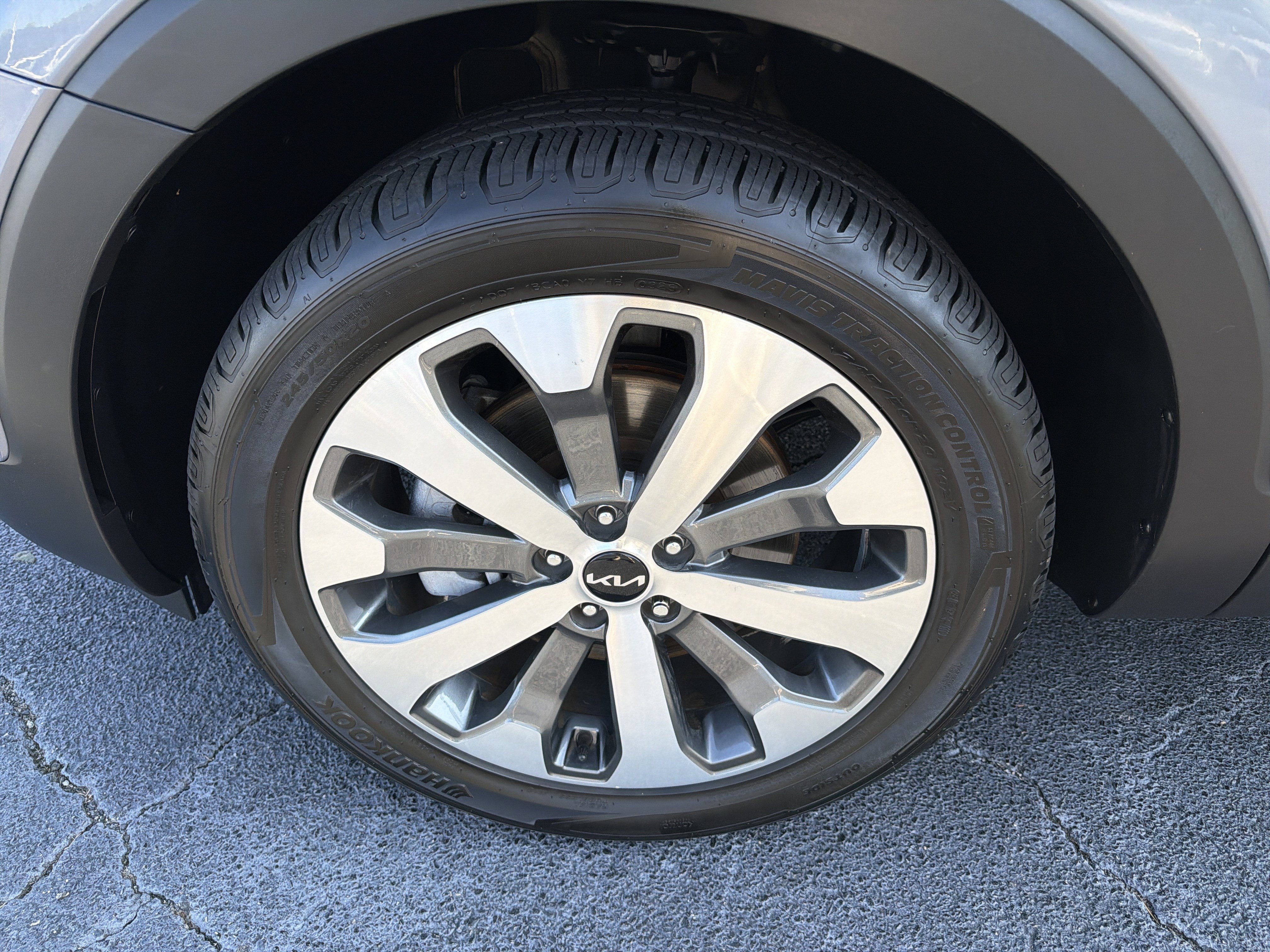 Used 2022 Kia Telluride EX w/ EX Premium Package FWD image 29