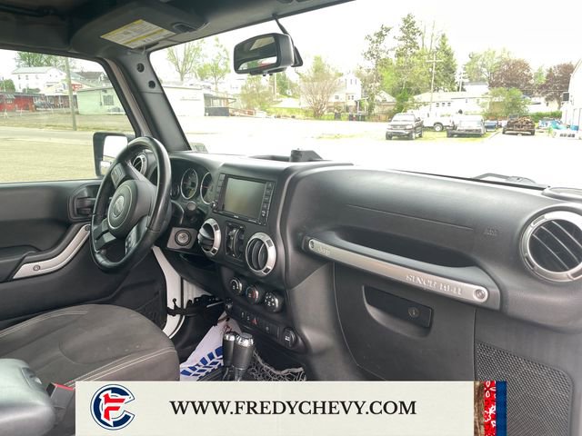 Used 2015 Jeep Wrangler Unlimited Sahara image 44