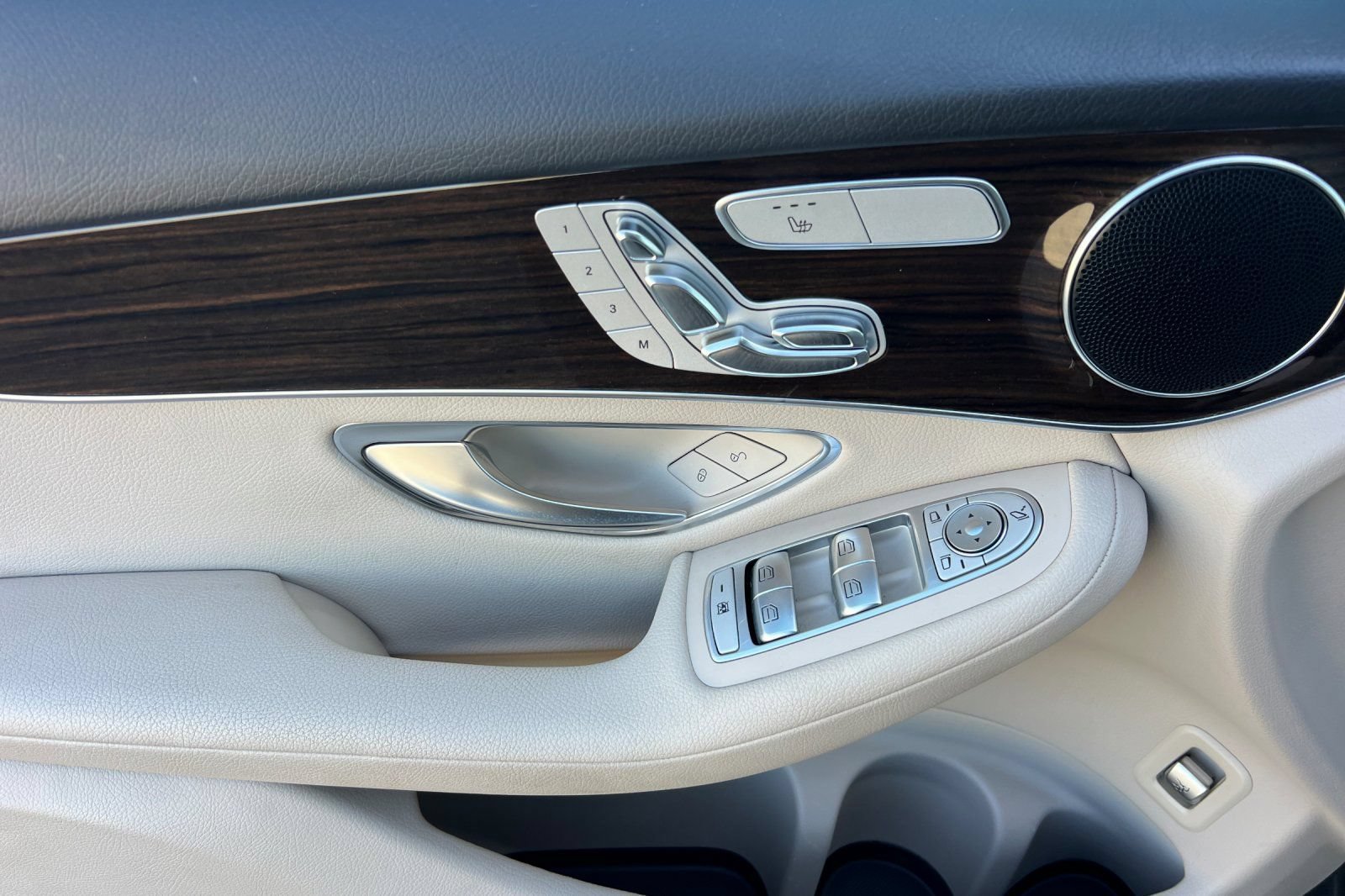 Used 2019 Mercedes-Benz GLC 300 image 14