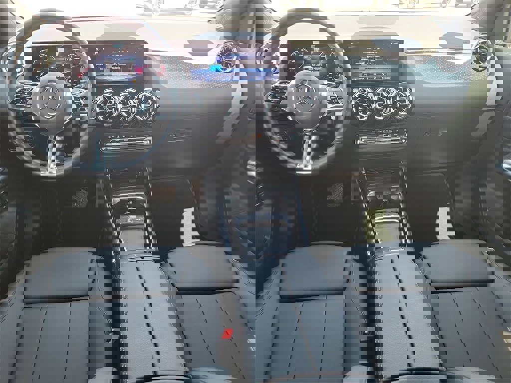 New 2025 Mercedes-Benz GLA 250 image 14