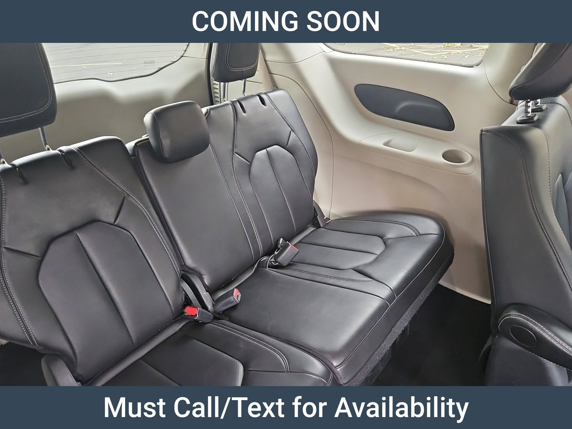 Used 2024 Chrysler Pacifica Limited FWD image 12
