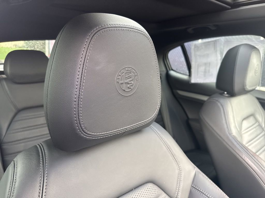 Used 2022 Alfa Romeo Stelvio Veloce image 67