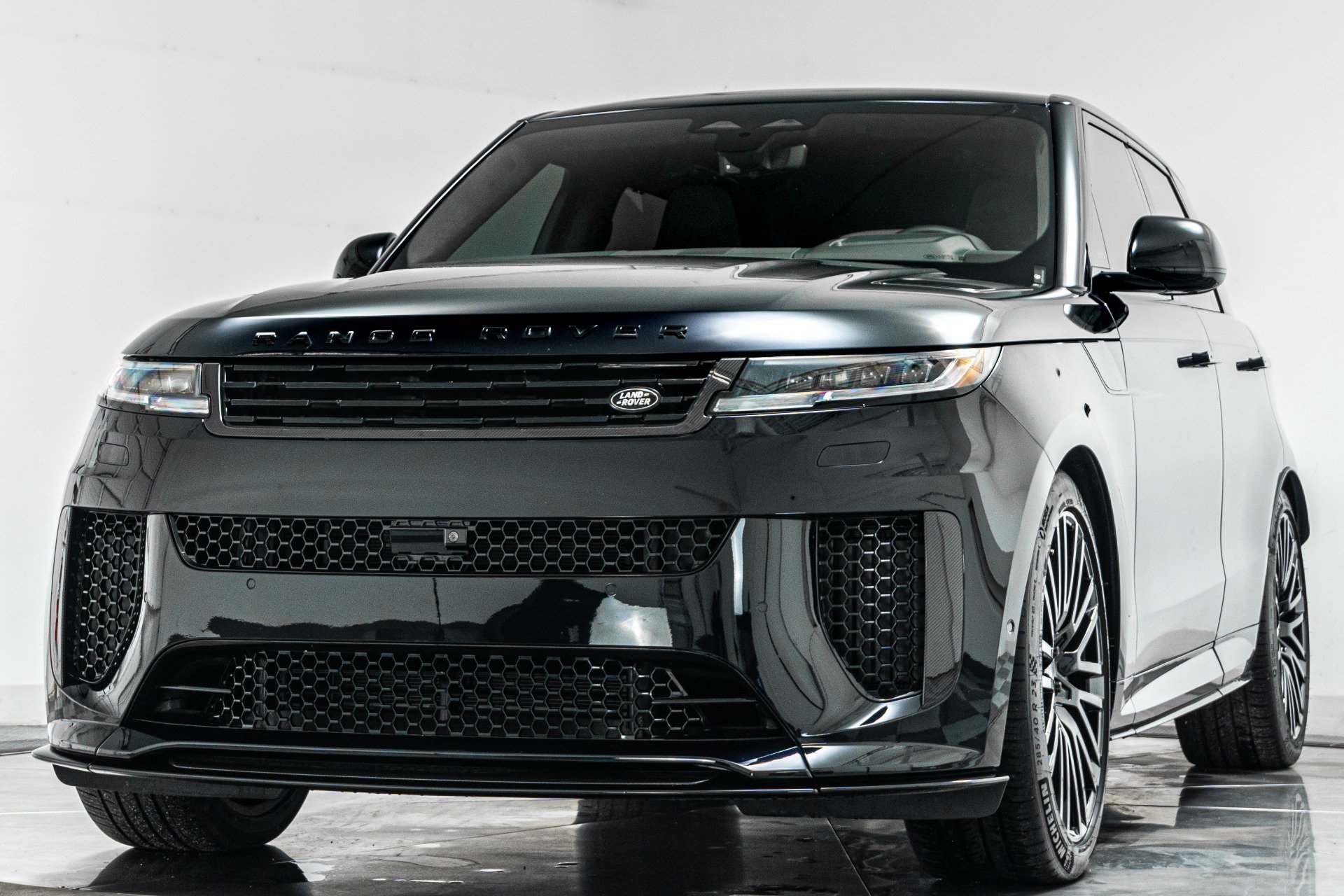 Used 2025 Land Rover Range Rover Sport SV Edition Two AWD/4WD image 5