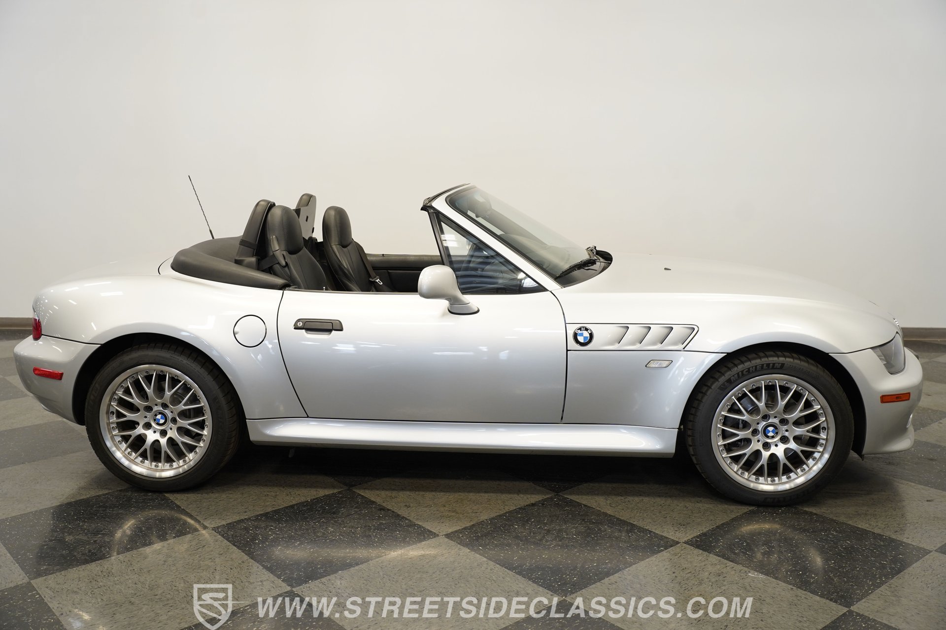 Used 2001 BMW Z3 3.0i RWD image 15