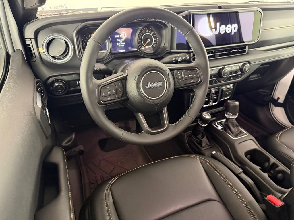 Used 2025 Jeep Gladiator Sport AWD/4WD image 19