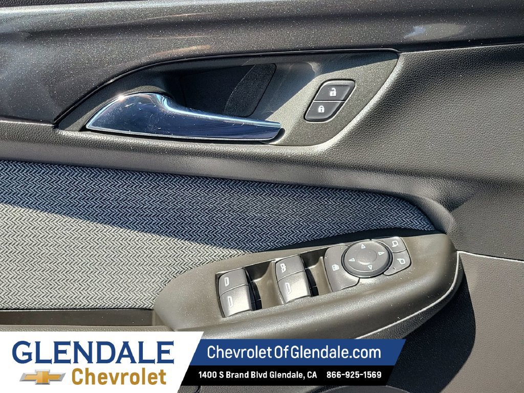 Used 2024 Chevrolet Trax RS w/ Driver Confidence Package FWD image 21