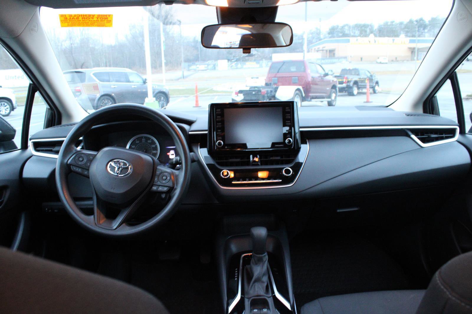 Used 2022 Toyota Corolla LE image 9