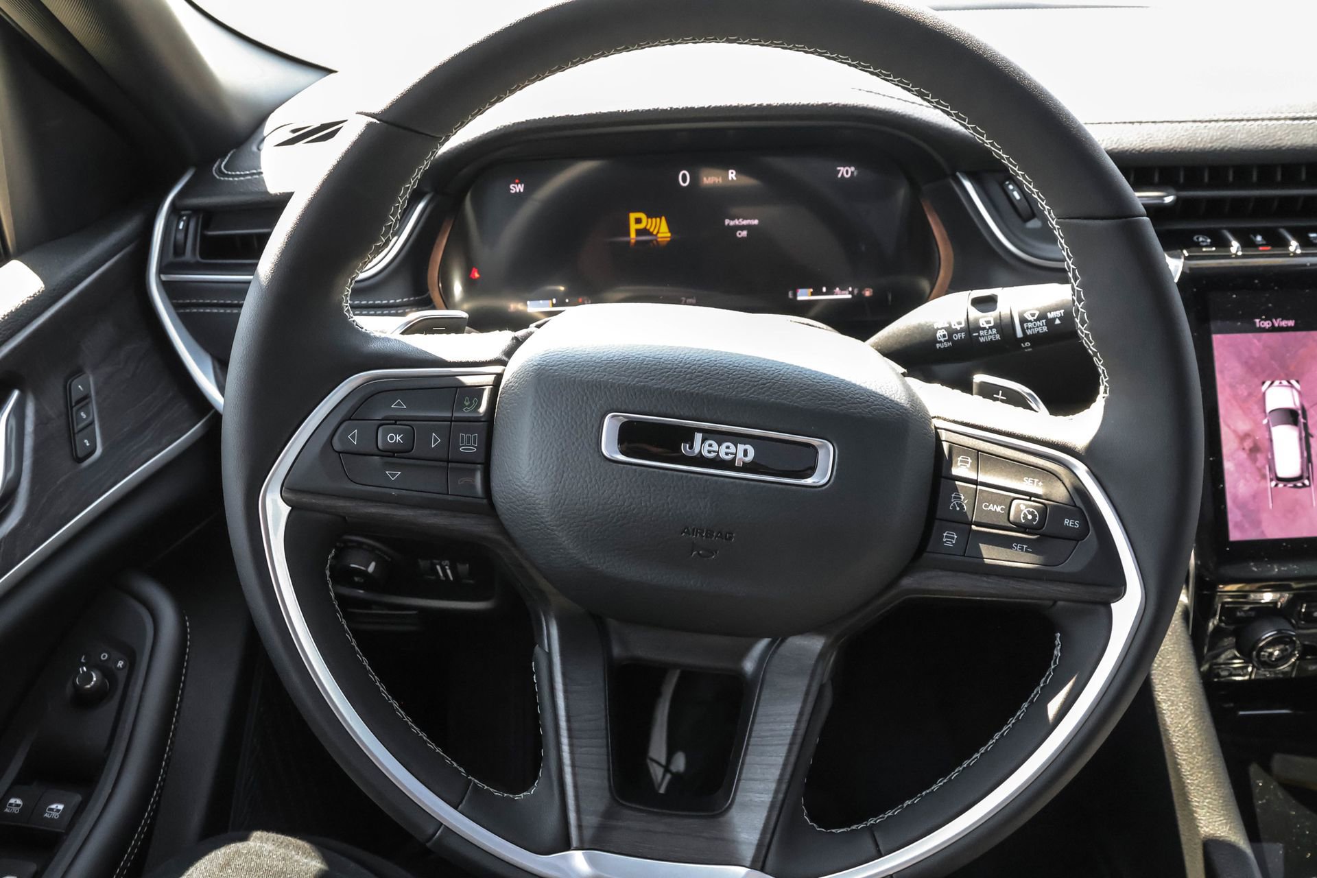 New 2025 Jeep Grand Cherokee Limited w/ Luxury Tech Group II image 30