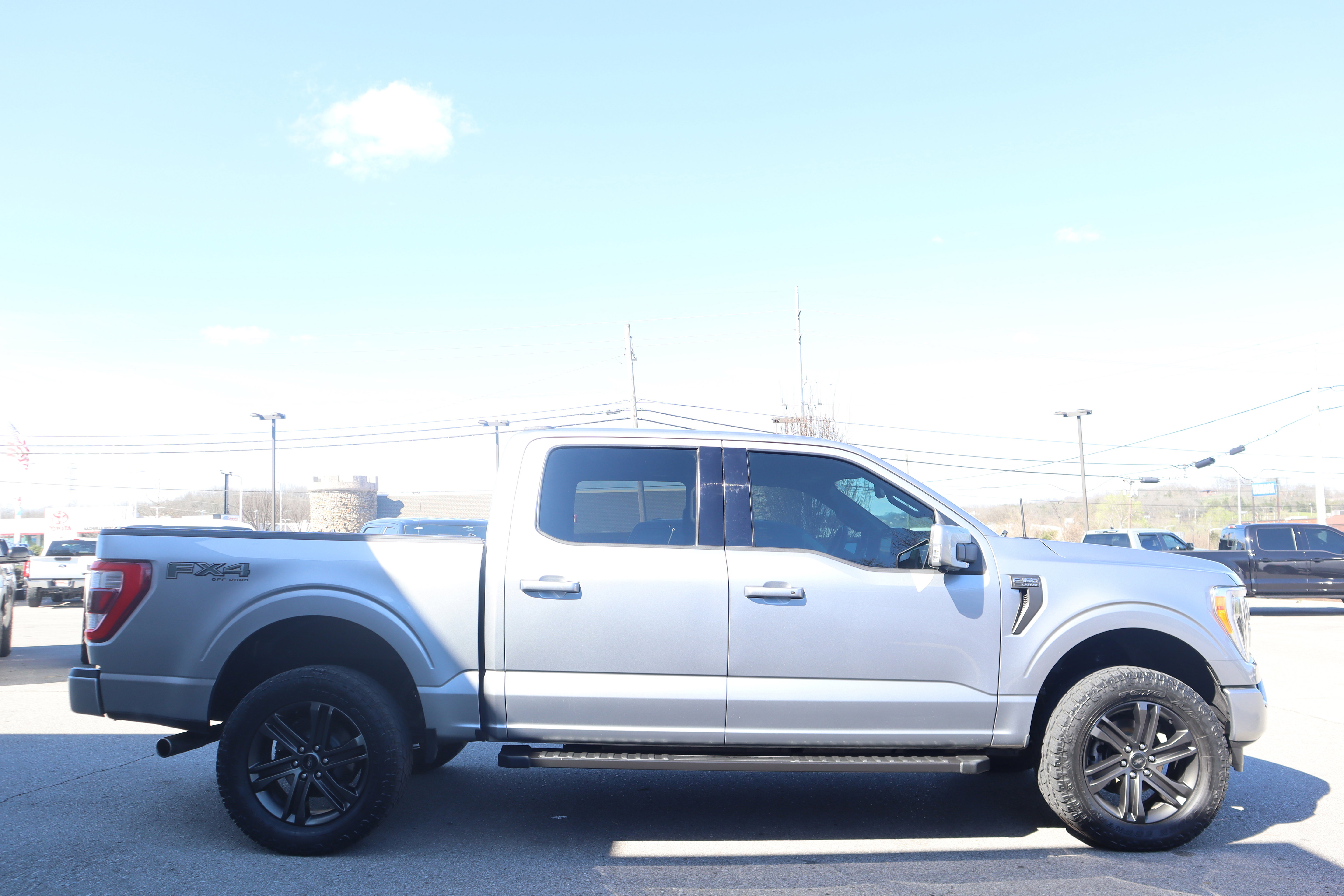 Used 2022 Ford F150 Lariat w/ Max Trailer Tow Package image 6