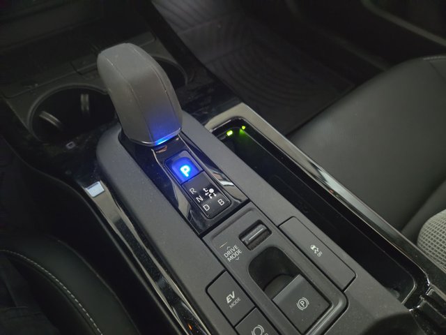 Used 2024 Toyota Prius XLE FWD image 12