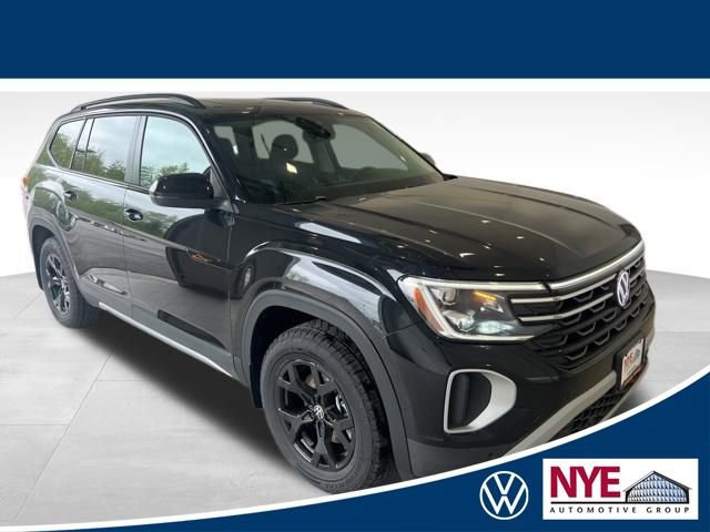 New 2025 Volkswagen Atlas Peak Edition SE