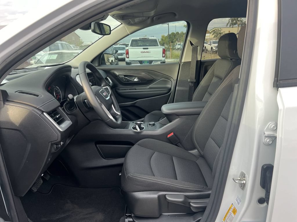 Used 2024 GMC Terrain SLE FWD image 17