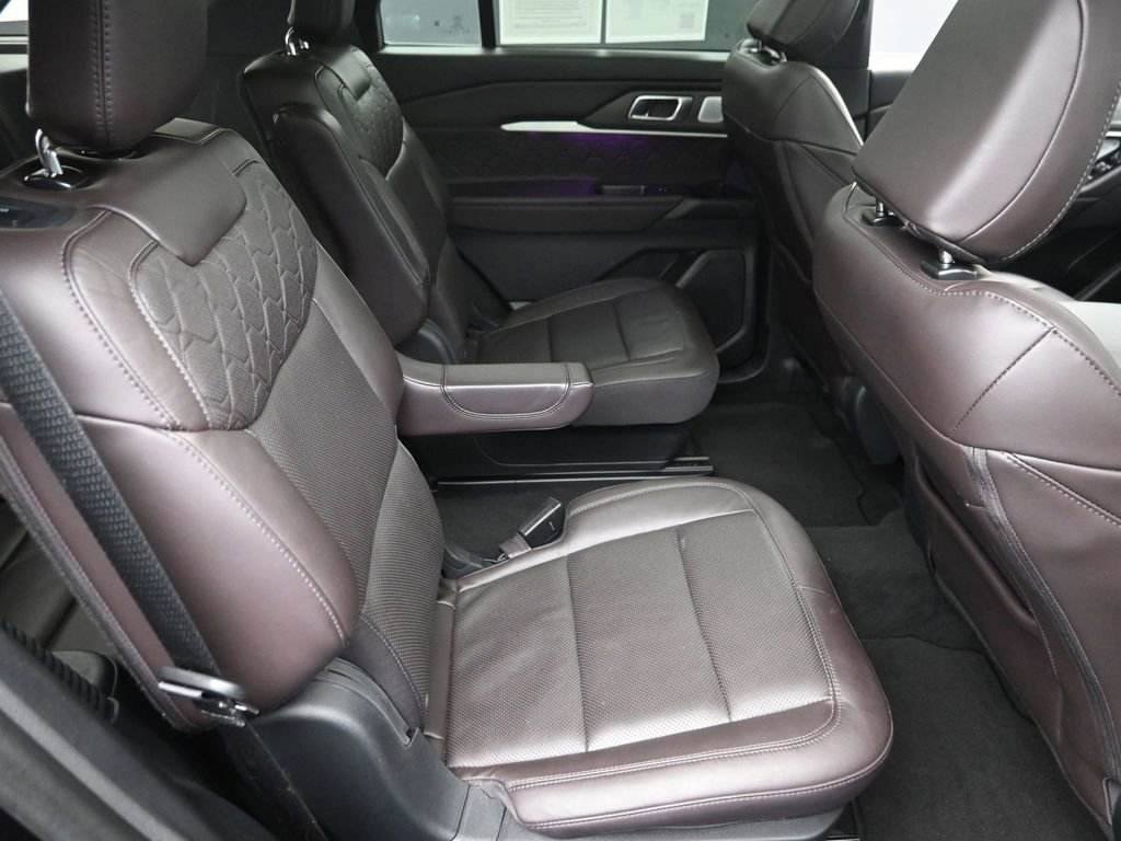 Used 2025 Ford Explorer Platinum w/ LUX Leather Package image 8