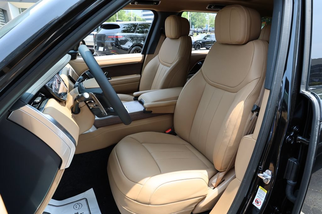 New 2026 Land Rover Range Rover Long Wheelbase SE AWD/4WD image 17