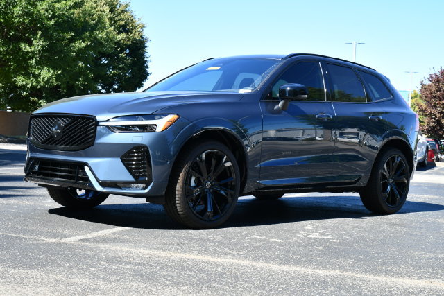 New 2026 Volvo XC60 B5 Ultra w/ Climate Package AWD/4WD image 3