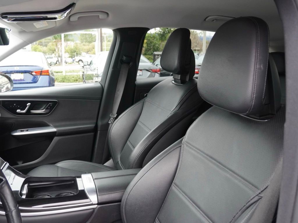 Used 2024 Mercedes-Benz GLC 300 image 17