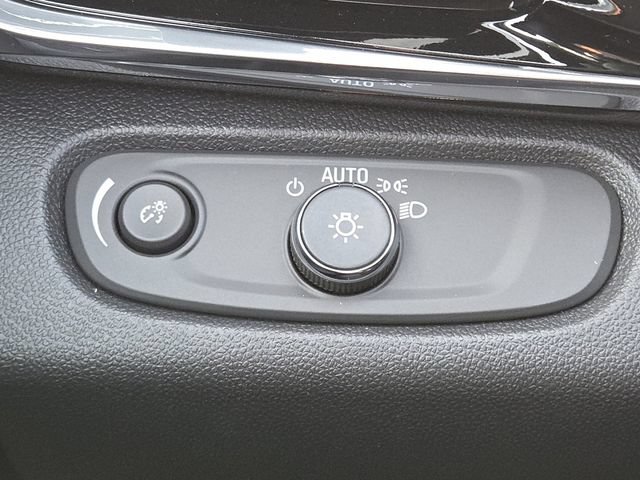 Used 2026 Buick Envista Sport Touring w/ Convenience I Package FWD image 11