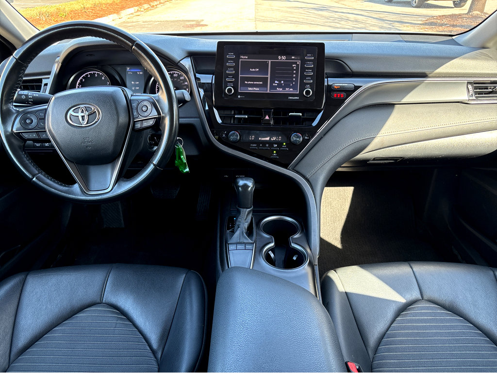 Used 2023 Toyota Camry SE image 4