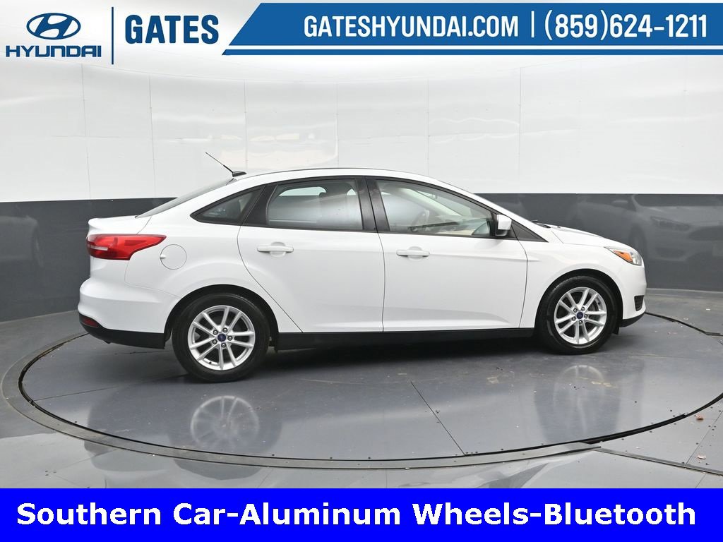 Used 2018 Ford Focus SE image 3