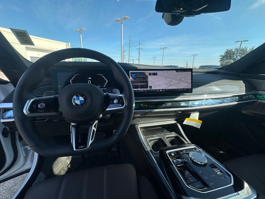 Certified 2025 BMW 760i xDrive w/ Luxury Rear Seating Package image 14