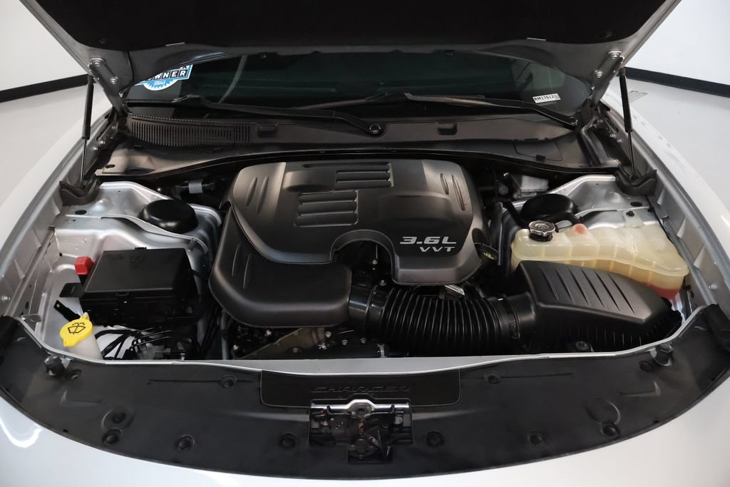 Used 2020 Dodge Charger SXT AWD/4WD image 34