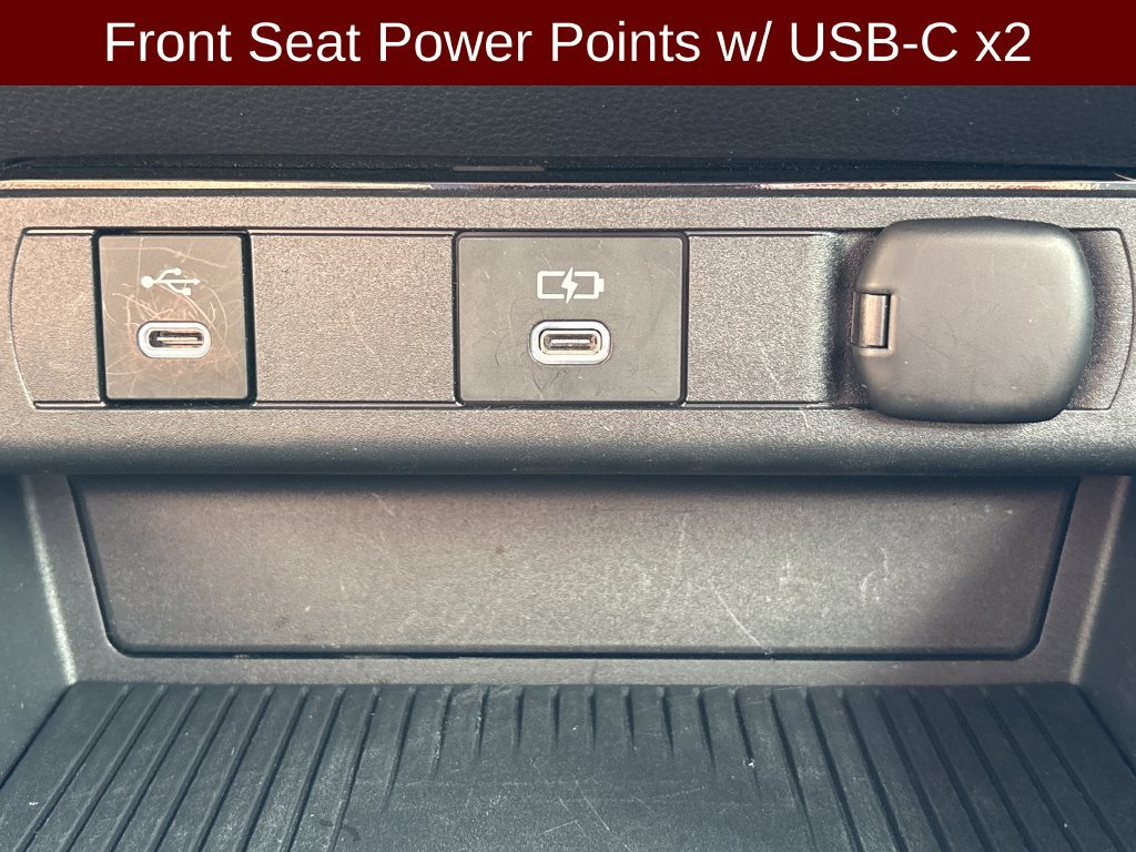 Used 2025 Toyota Prius LE FWD image 13