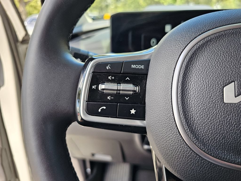 Used 2026 Kia Carnival SX Prestige FWD image 26