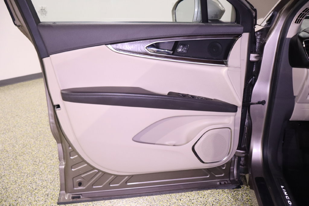 Used 2019 Lincoln Nautilus Select FWD image 36