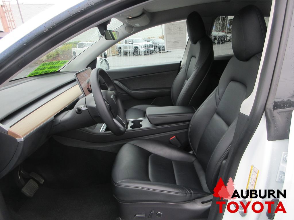 Used 2022 Tesla Model Y Long Range image 10