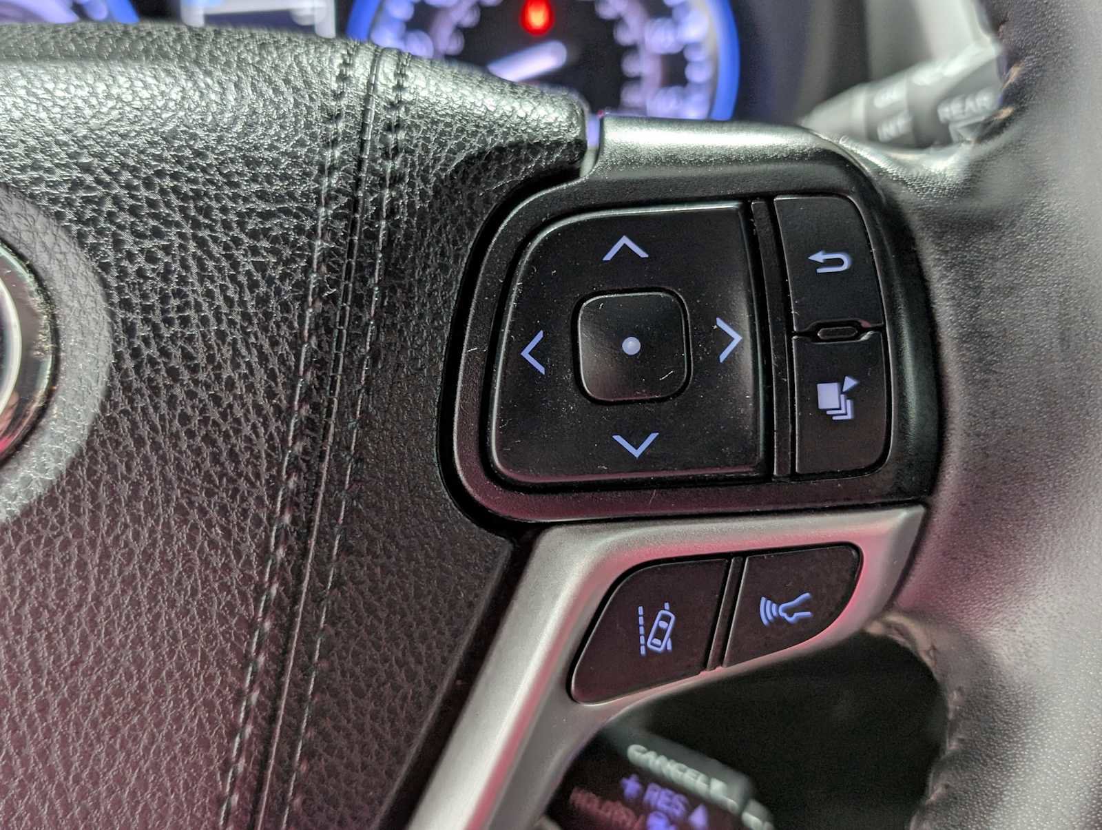 Used 2019 Toyota Highlander Limited image 37