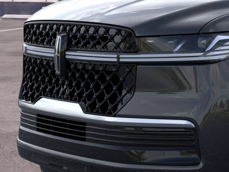 New 2026 Lincoln Navigator Reserve w/ Jet Appearance Package AWD/4WD image 17