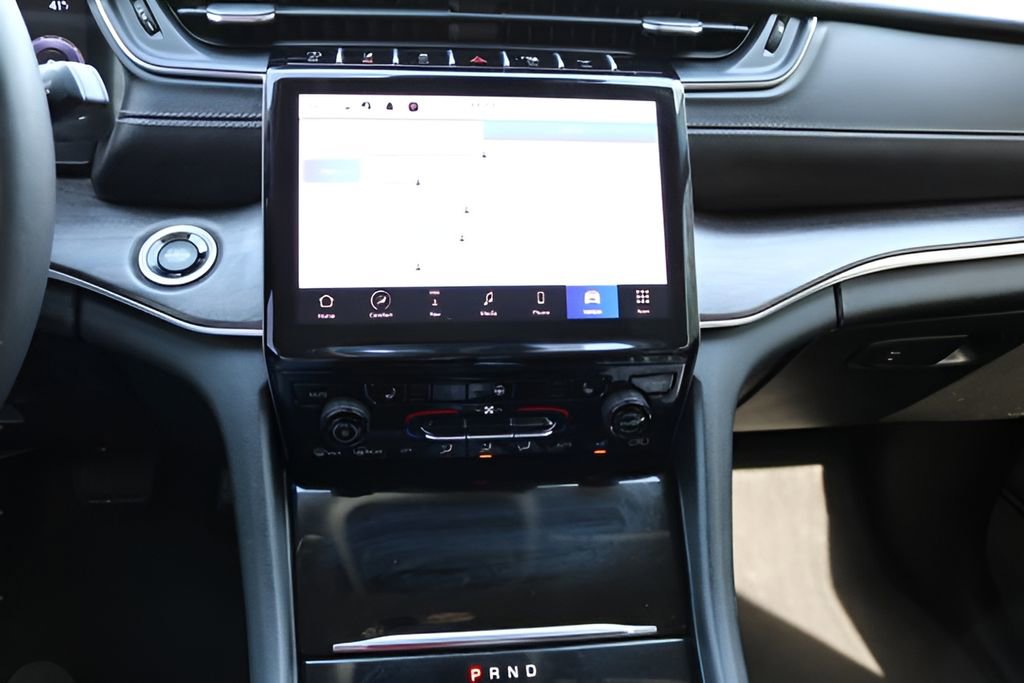 Used 2023 Jeep Grand Cherokee Limited RWD image 21